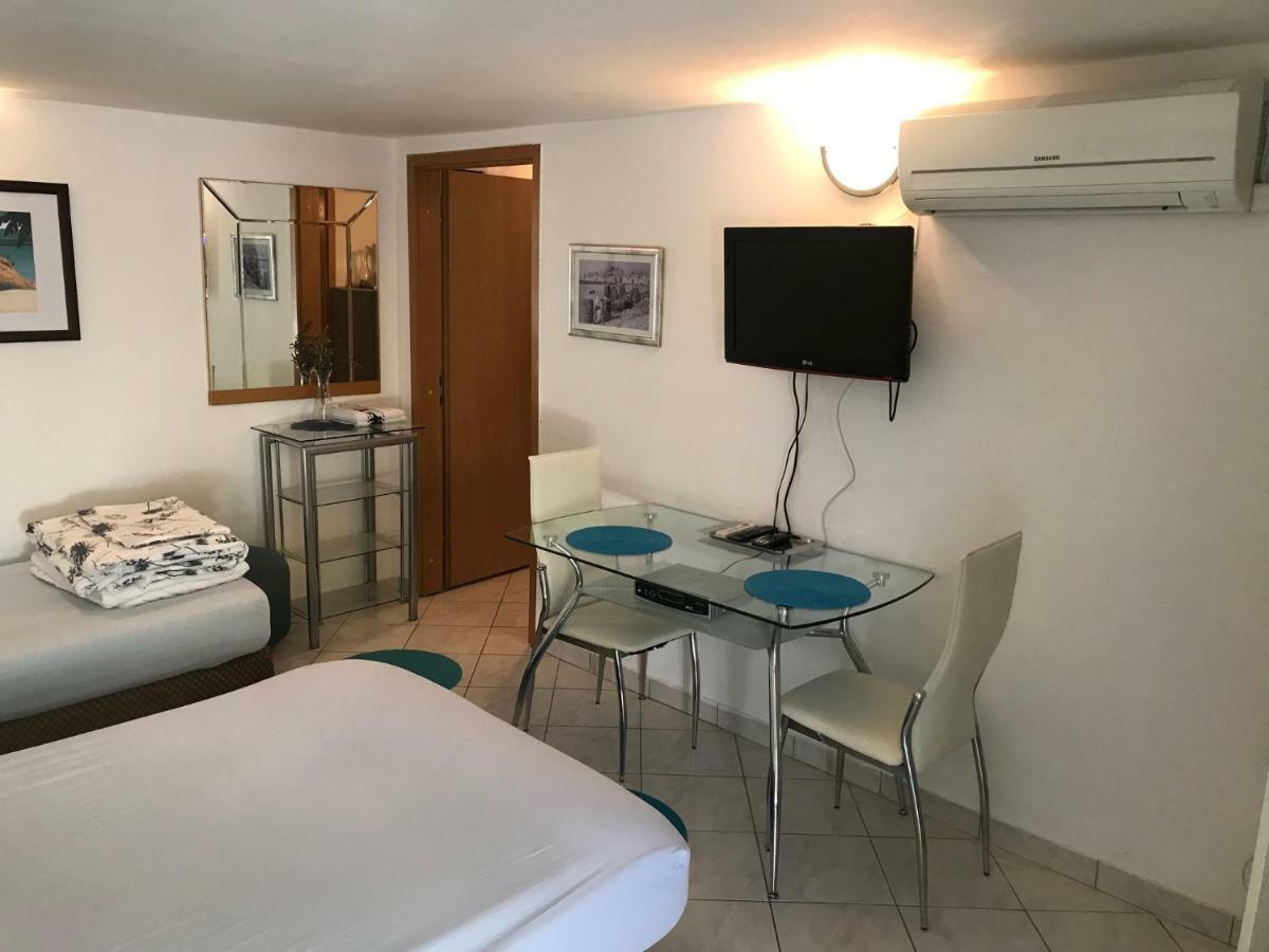 Apartment House Berry Primošten Εξωτερικό φωτογραφία